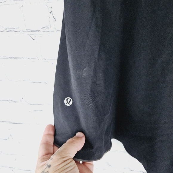 LULULEMON | Surge linerless stretch athletic gym shorts 5" - Picture 3 of 10